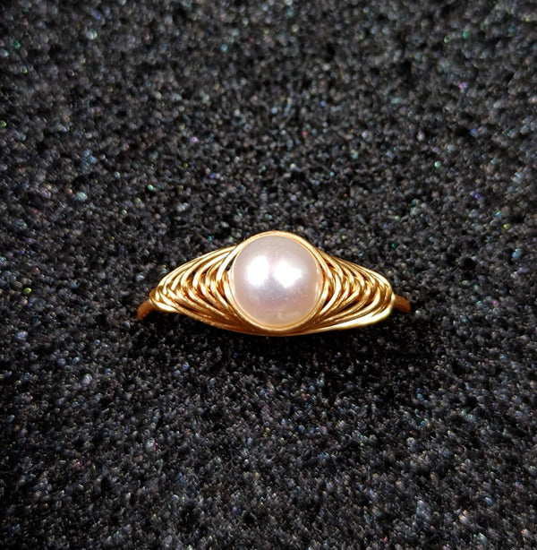Handmade Wire wrapping Eye shaped Edison/AK pearl Ring